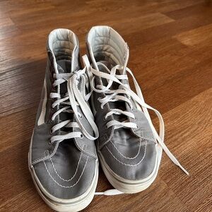 Women size 9 High top Vans